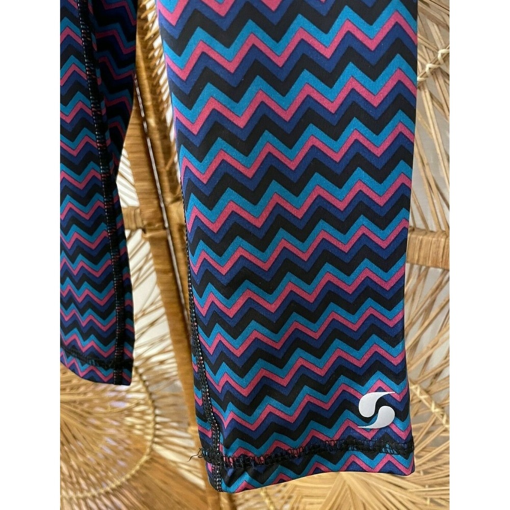 Soffe Dri Womens Athletic Low Rise Capri Leggings Small Multicolor Chevron Print - Picture 10 of 14